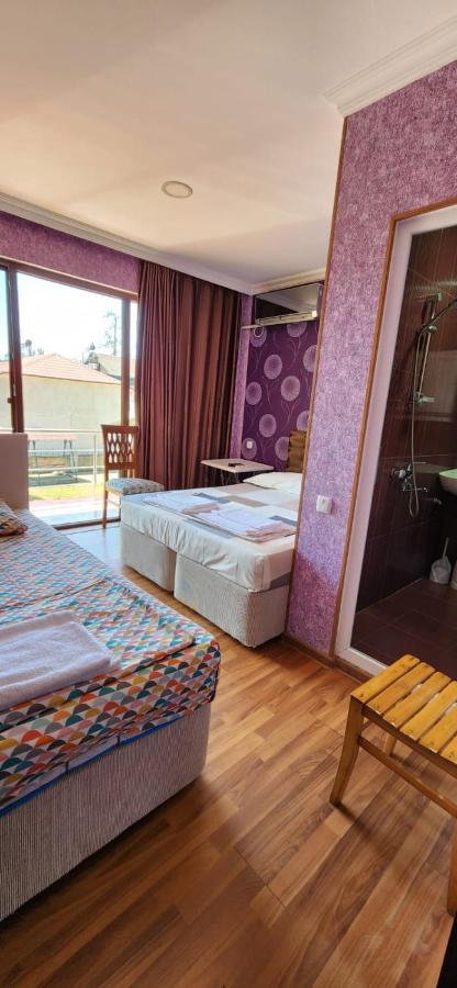 Rio Hotel Уреки Екстериор снимка